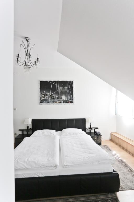 Hotel Martini Zagreb Hotel And Restaurant Sesvete Room photo
